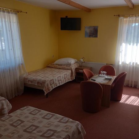 Hotel Goralski Raj نوفه تارخ المظهر الخارجي الصورة