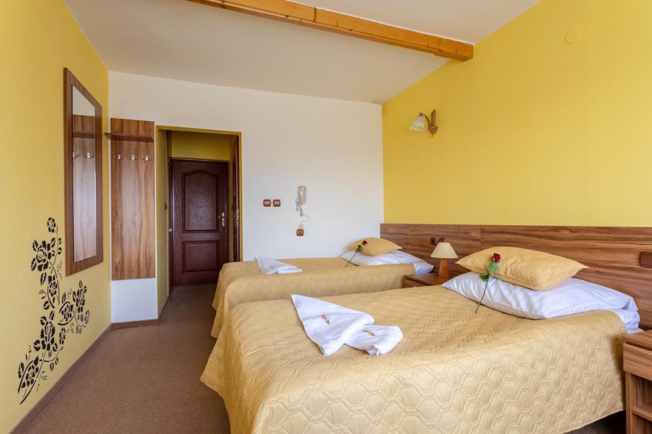Hotel Goralski Raj نوفه تارخ المظهر الخارجي الصورة